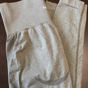 Small NVGTN leggings